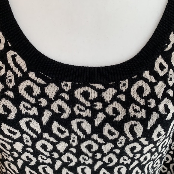 Brand new with tags! Banana Republic lightweight knit dress - Picture 4 of 6